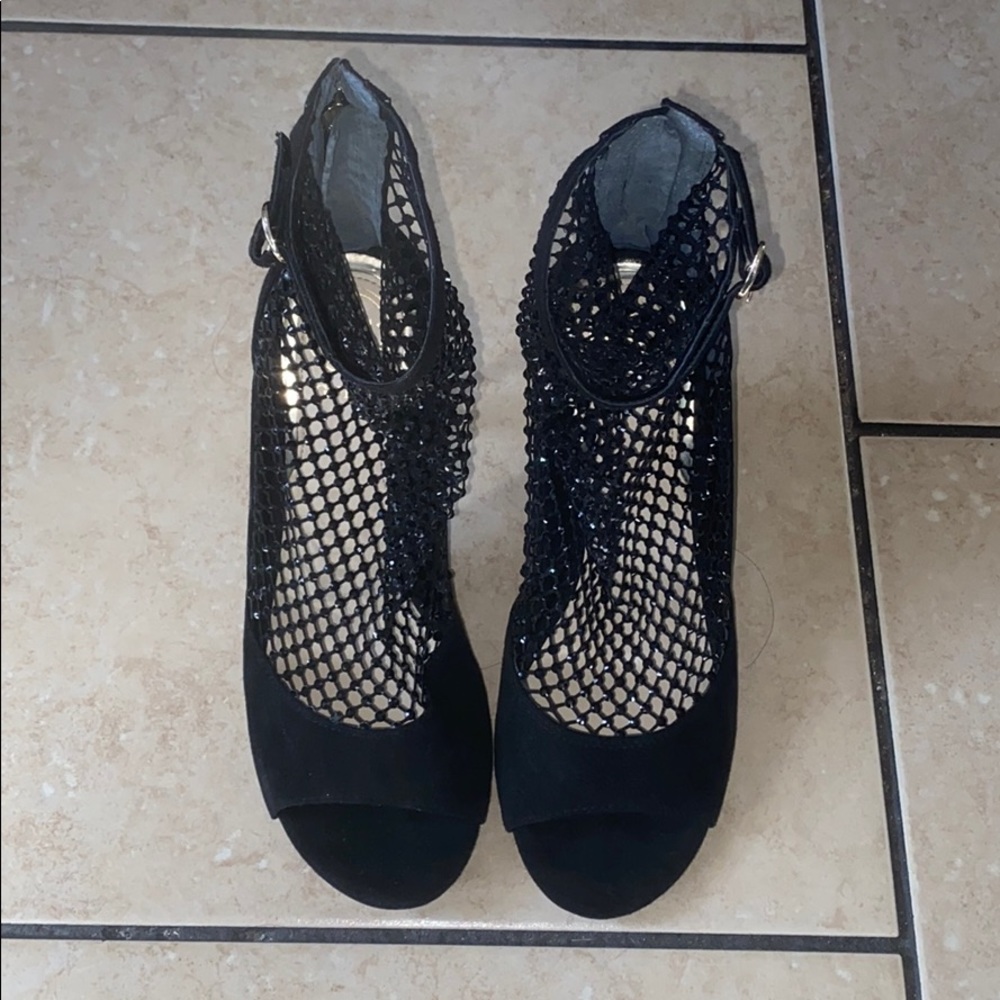 Guess dazzled heels